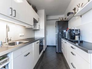 Prodej bytu 2+kk, Praha - Dejvice, Evropská, 47 m2