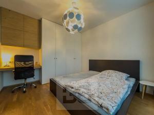 Pronájem bytu 2+kk, Praha - Karlín, U Mlýnského kanálu, 58 m2
