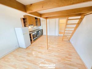 Pronájem bytu 1+kk, Praha - Holešovice, V zákoutí, 30 m2