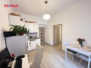 Pronájem bytu 2+kk, Praha - Vršovice, Holandská, 40 m2