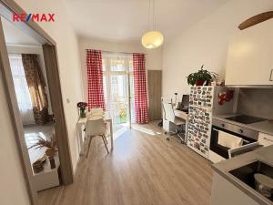 Pronájem bytu 2+kk, Praha - Vršovice, Holandská, 40 m2