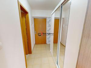 Pronájem bytu 1+kk, Praha - Dolní Chabry, Za Pískovnou, 40 m2