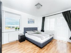 Prodej bytu 4+kk, Praha, Zvěřinova, 108 m2