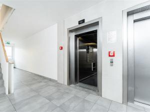 Prodej bytu 4+kk, Praha, Zvěřinova, 108 m2