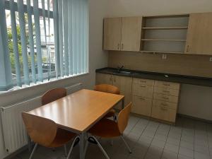 Pronájem kanceláře, Roztoky, Lidická, 140 m2