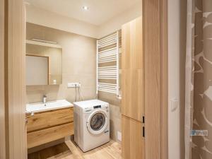 Pronájem bytu 2+kk, Praha - Žižkov, Štítného, 64 m2