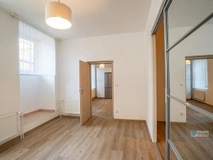 Pronájem bytu 2+kk, Praha - Žižkov, Štítného, 64 m2