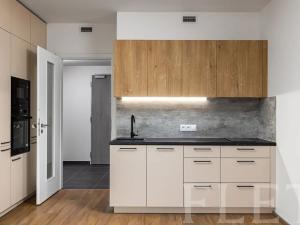 Pronájem bytu 1+kk, Praha - Hloubětín, Poděbradská, 32 m2