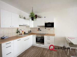 Pronájem bytu 1+kk, Praha - Letňany, Chotěšovská, 47 m2