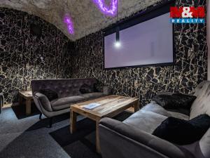 Pronájem restaurace, Benešov, Nádražní, 107 m2