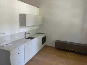 Pronájem bytu 1+kk, Praha - Vršovice, Bartoškova, 40 m2