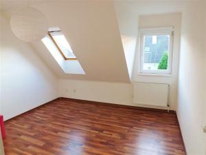 Pronájem rodinného domu, Nupaky, Slunečná, 140 m2