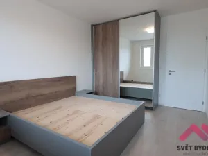 Pronájem bytu 2+kk, Praha - Holešovice, V háji, 55 m2