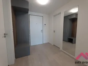 Pronájem bytu 2+kk, Praha - Holešovice, V háji, 55 m2