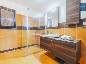 Prodej rodinného domu, Králův Dvůr, Na Vyhlídce, 195 m2