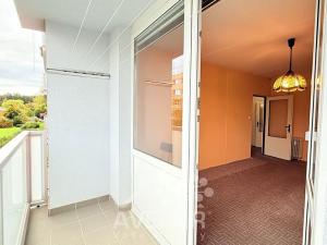 Prodej bytu 3+1, Hostinné, Sídliště, 68 m2