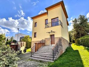 Pronájem vily, Praha - Břevnov, 316 m2