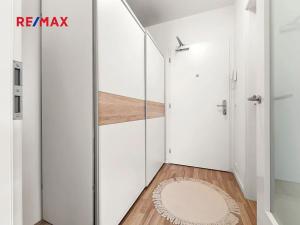 Prodej bytu 1+kk, Praha - Libeň, Novovysočanská, 27 m2