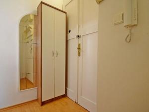 Pronájem bytu 1+kk, Praha - Holešovice, U Uranie, 26 m2