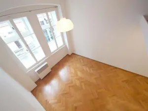 Pronájem bytu 1+1, Praha - Žižkov, Čajkovského, 30 m2