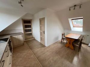 Pronájem bytu 2+1, Ledce, 90 m2