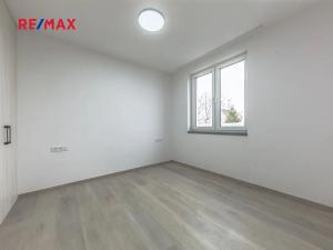 Pronájem bytu 2+kk, Kladno, Veleslavínova, 39 m2