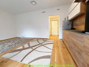 Pronájem bytu 1+kk, Praha - Košíře, Lerausova, 35 m2