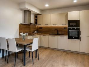 Pronájem bytu 2+kk, České Budějovice, Čakovská, 68 m2