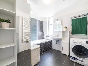Pronájem bytu 3+kk, Praha - Jinonice, Pod stolovou horou, 82 m2