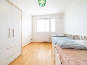 Pronájem bytu 3+kk, Praha - Jinonice, Pod stolovou horou, 82 m2