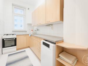 Pronájem bytu 3+1, Praha - Vinohrady, Lucemburská, 100 m2