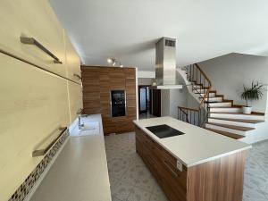 Pronájem rodinného domu, Praha - Stodůlky, Pod viaduktem, 350 m2