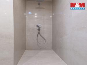 Prodej bytu 4+kk, Praha - Holyně, náměstí Pod lípou, 128 m2