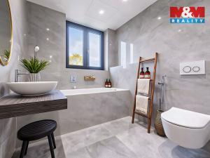 Prodej bytu 4+kk, Praha - Holyně, náměstí Pod lípou, 128 m2