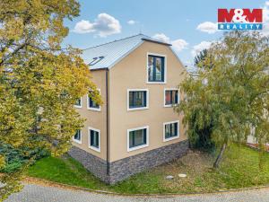 Prodej bytu 4+kk, Praha - Holyně, náměstí Pod lípou, 128 m2