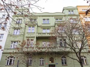 Pronájem garážového stání, Praha - Vinohrady, U Kanálky, 15 m2