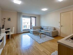 Pronájem bytu 2+kk, Praha - Karlín, Rohanské nábřeží, 57 m2