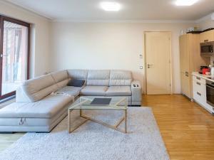 Pronájem bytu 2+kk, Praha - Karlín, Rohanské nábřeží, 57 m2