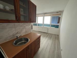 Pronájem bytu 1+kk, Chomutov, Kundratická, 23 m2