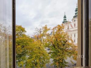 Pronájem kanceláře, Uherské Hradiště, Masarykovo náměstí, 19 m2
