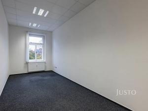 Pronájem kanceláře, Uherské Hradiště, Masarykovo náměstí, 19 m2