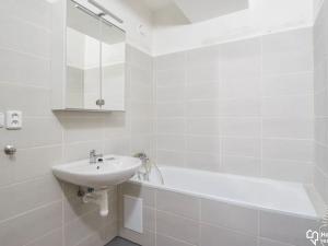 Pronájem bytu 2+kk, Olomouc, Rumunská, 44 m2