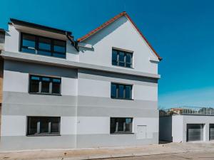 Prodej bytu 3+kk, Praha, Na Farkáně III, 80 m2