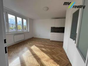 Pronájem bytu 2+kk, Praha - Břevnov, Cvičebná, 35 m2