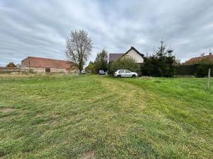 Dražba pozemku, Mokré, 1800 m2