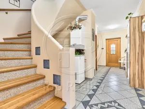 Prodej rodinného domu, Ostrov, 210 m2