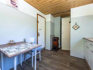 Prodej chaty, Černolice, V Dolečku, 28 m2