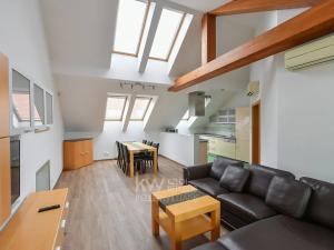 Pronájem bytu 4+kk, Praha - Smíchov, Jindřicha Plachty, 100 m2