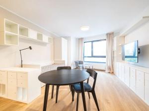 Pronájem bytu 1+kk, Praha - Horní Měcholupy, Milánská, 35 m2