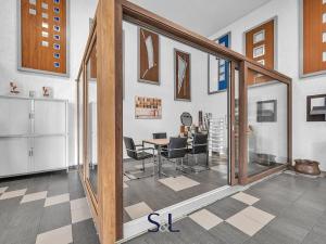 Prodej výrobních prostor, Milovice, Italská, 1819 m2